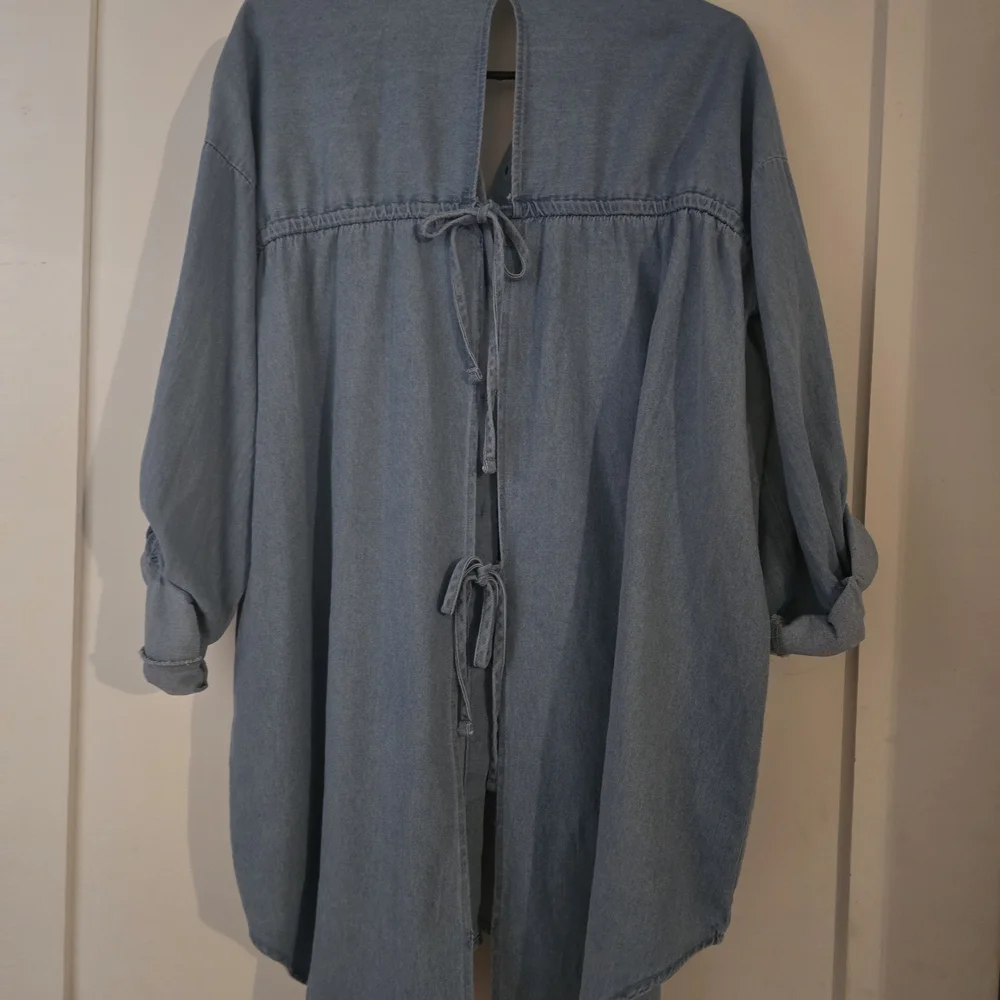 Williams Sonoma Blue Button Down Shirt - Picture 1 of 2